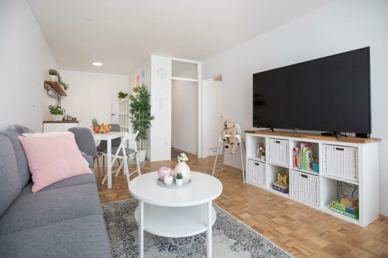 Family Apartment With Garden Любляна Екстериор снимка